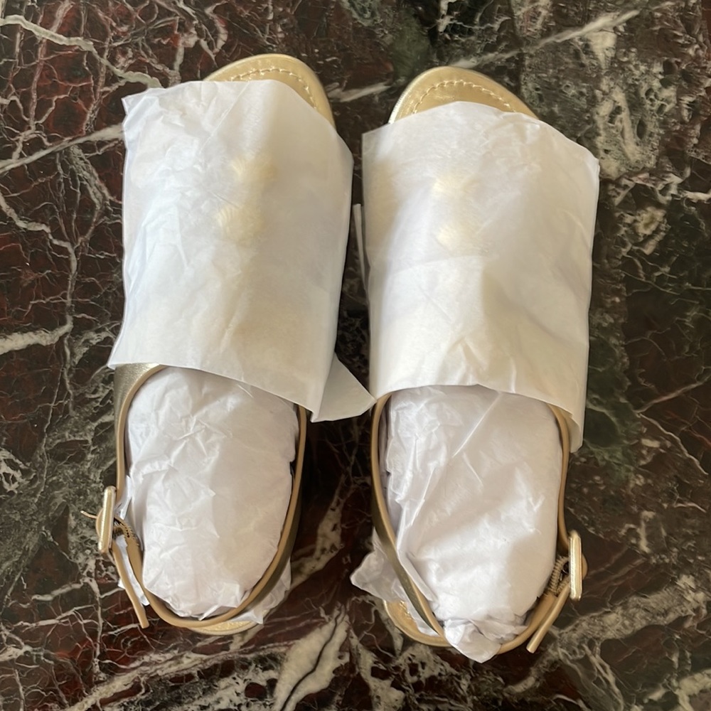 Sandals - Picture 6 of 7